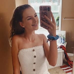 Meet your Posher, Claire